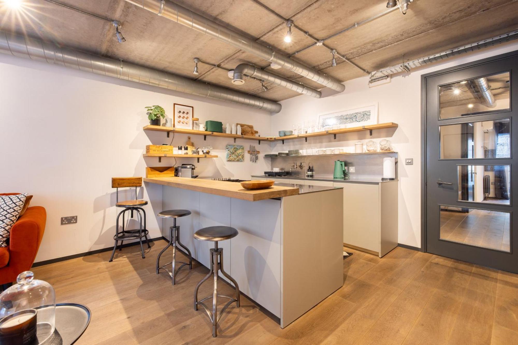 South Bank Loft - Industrial-chic Near Tate Modern, Borough Market, River Thames *